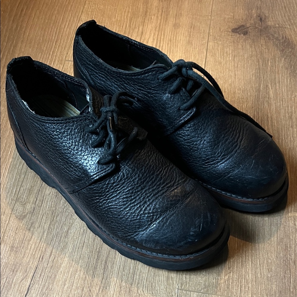 Simple Black Textured Men's Oxfords